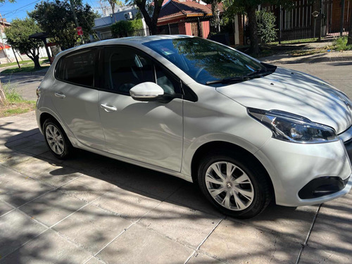 Peugeot 208 Active