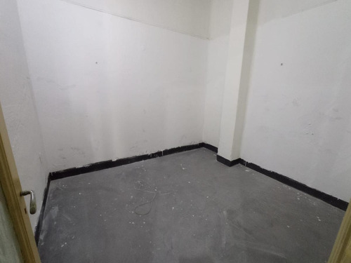 Imagen 5 de 9 de Oficinas -apto Al Frente De 4 Ambientes, 2 Baños Y Cocina