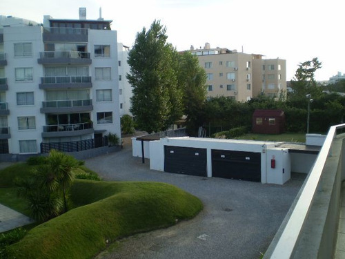 Venta De Apartamento 2 Dormitorios En Pinares, Punta Del Est