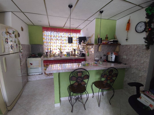 Imagen 11 de 19 de Se Vende Hermosa Moderna Y Remodelada Casa En Los Acuarianos El Limon Zona Aragua Buen Precio 04243785803