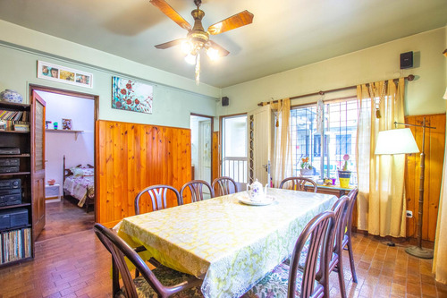 Imagen 17 de 30 de Casa 6 Ambientes Y Medio En Venta En Caseros Centro
