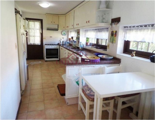 Residencia En Alquiler Anual- Ref: 863