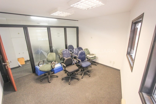 Imagen 4 de 25 de Alquiler De Oficina Doble, 5to Piso Al Frente, 60m2, Dos Entradas, Dos Baños, Sala De Reuniones De Uso Común, Plaza Independencia Esq Juncal, Entre El Centro Y La Ciudad Vieja