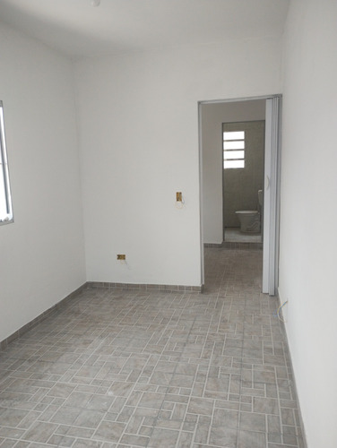 Casa Com 07 Cômodos Toda Reformada Dividida Em 2 Casas