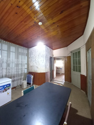 Imagen 6 de 9 de Venta Casa Amplio Terreno - Zona Centro.-