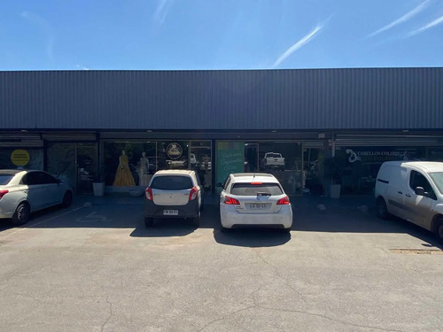 Local Comercial Av Chicureo - Strip Center
