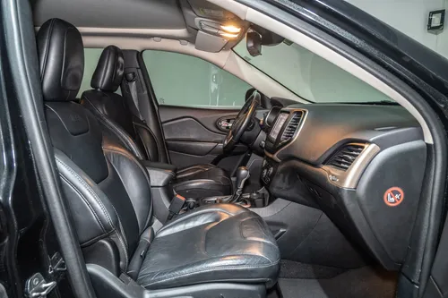 Jeep Cherokee 3.2 Longitude