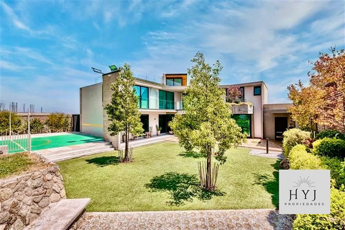 Moderna Arquitectura!! En Condominio Los Rios