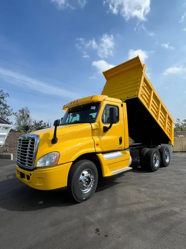 comprar Freightliner Cascadia Volteo De 14 Mts Motor Detroit Dd15