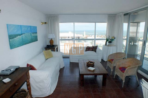 Imagen 6 de 30 de Hermoso Con Vista Total Al Puerto Divino