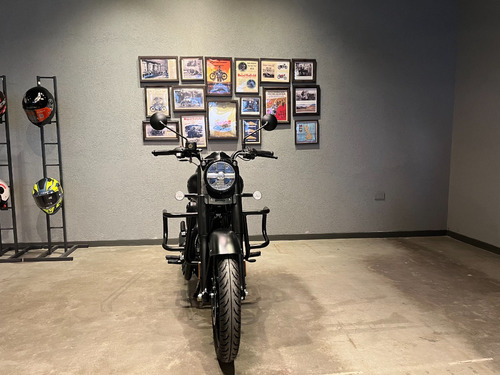 Royal Enfield Classic 350 Stealth Black