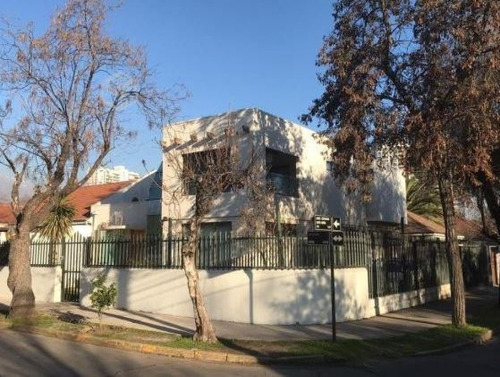 Casa En Venta En Ñuñoa