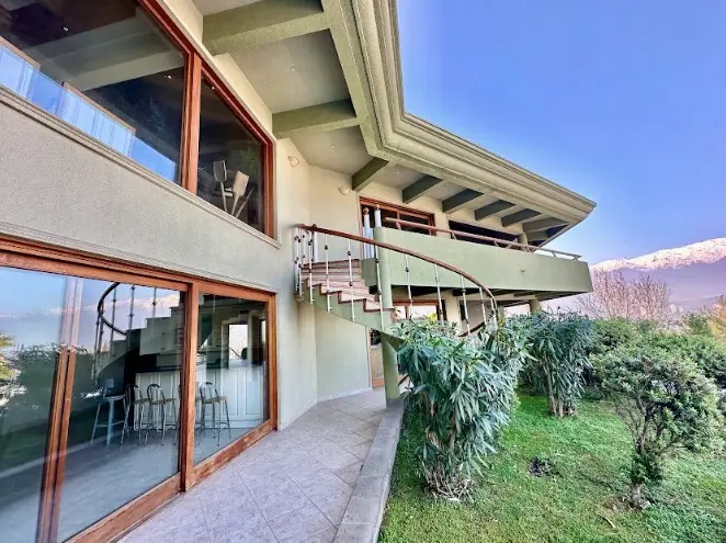Imagen 2 de 29 de Espectacular Casa En Arriendo En Santa Maria De Manquehue