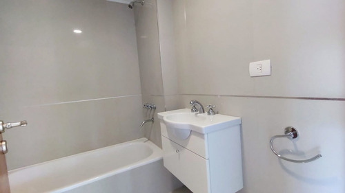Imagen 12 de 18 de Venta De Departamento En Villa De Mayo