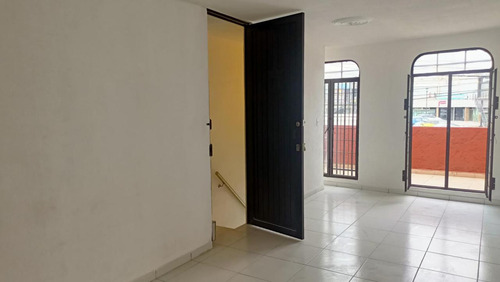 Local Comercia En Renta Sobre Av. Constitución, Casi Esquina Con Av. Salvador Nava Martínez En Slp