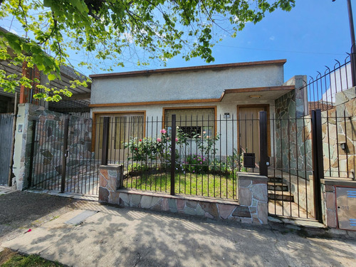 Casa En Venta En Villa Ballester