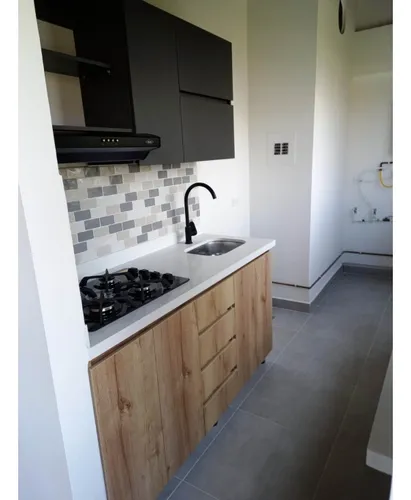 Apartamento En Las Palmas, Piso 4