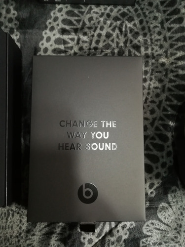 Audífonos Beats Studio³ Wireless - Matte Black (Usado)