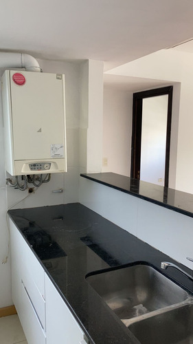Alquiler. Av Libertad Y San Juan. 1 Dormitorio. Cochera