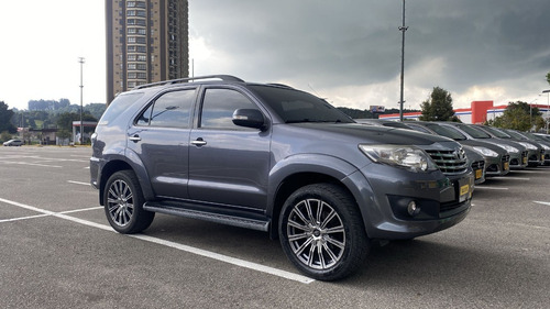 Imagen 1 de 25 de Toyota Fortuner