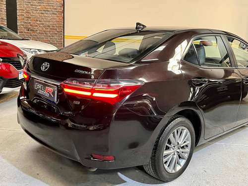 Imagen 14 de 17 de Toyota Corolla 2017 1.8 Xei Mt 140cv