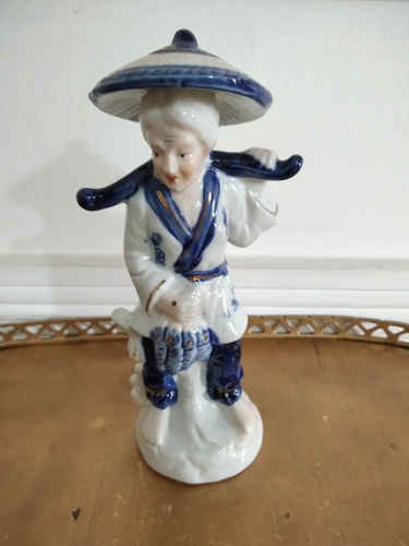 Figura Pescadora Oriental