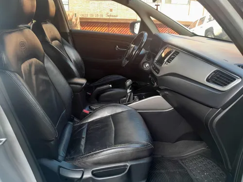 Kia Carens 2.0 Suv MT