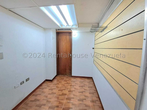 Julio Latouche 25-1485 Local Comercial En Venta Av. Monte De Ocas Padre Alfonzo, Cinco Aire Acondicionados, Excelente Ubicación.
