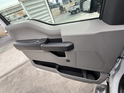 Ford F-350 6.3l Xl 6.2 Plus Ac At