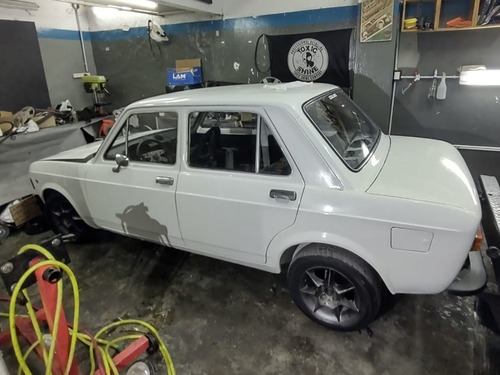Imagen 15 de 17 de Fiat 128 Berlina