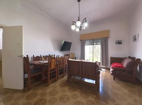 Casa De 4 Ambientes + Departamento Venta Ituzaingo