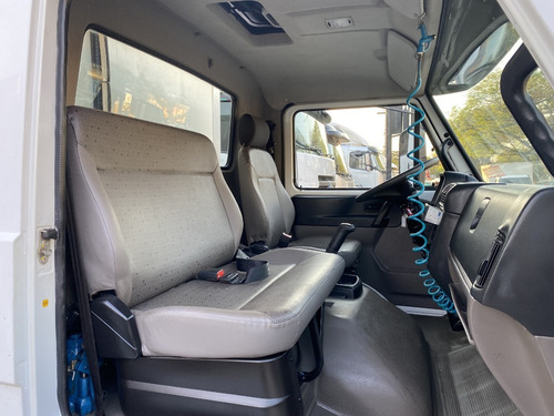 Imagem 8 de 15 de Vw 13-160 Ano 2018 6x2 Bau 7,50 Mts Frigorifico -10 Graus
