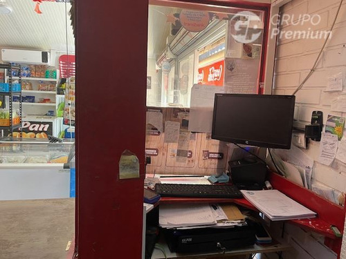 Casa En Venta De 4 Dormitorios Y Negocio En Puente Alto
