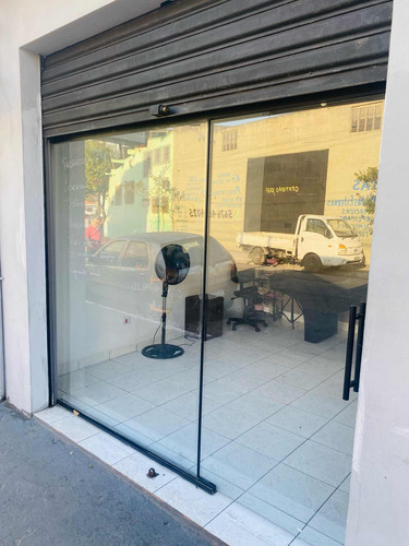 Salão Comercial Com Banheiro