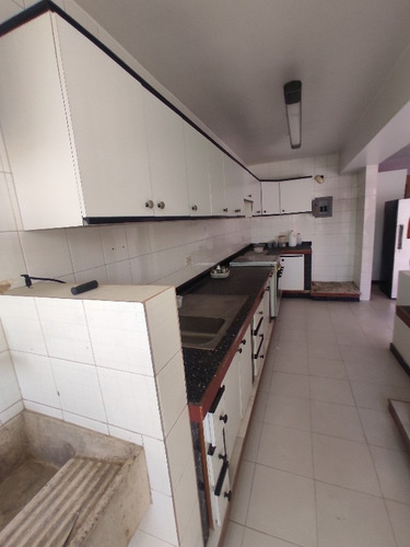 Apartamento Amplio En Venta Urbanizacion El Bosque Residencias San Andres Iv Valencia. St