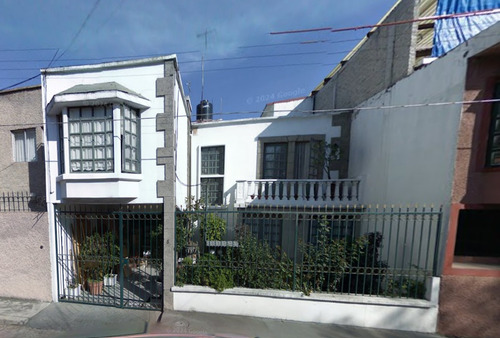 Se Vende Casa En,,periodista!!!benito Juárez....excelente Ubicación!!!!!remates Hipotecarios ......