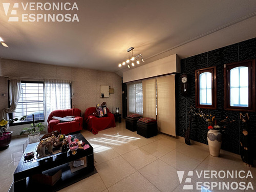Casa En Venta 5 Ambientes, Morón