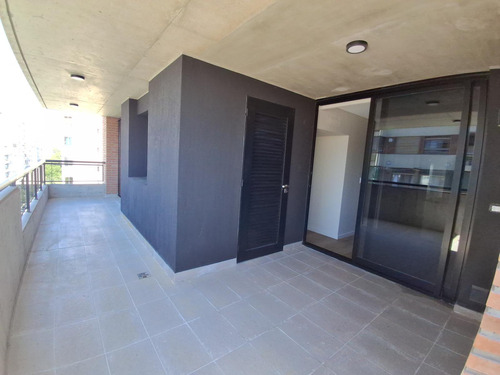 Venta De Departamento 3 Dormitorios Patio, Balcón Y Cochera