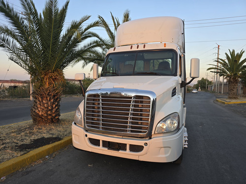 Excelente Tractocamion Mulita Freightliner Cascadia Evolució