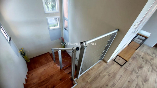 Casa En Alquiler Anual En Barrio Malibu Canning