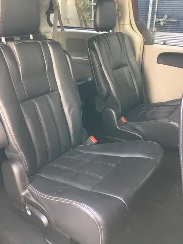 Chrysler Town & Country 3.6 Limited Mt