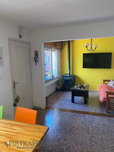 Casa En Venta 1 Dormitorio, 2 Baños, Patio Con Parrillero Y Cochera-alle Dr. José Irureta Goyena-villa Española