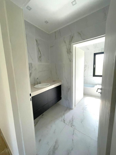 Imagen 9 de 13 de Casa En Venta 5 Ambientes A Estrenar En Comarcas De Lujan, Santa Irene