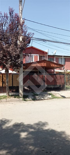 Casa En Venta De 3 Dorm. En Peñalolén