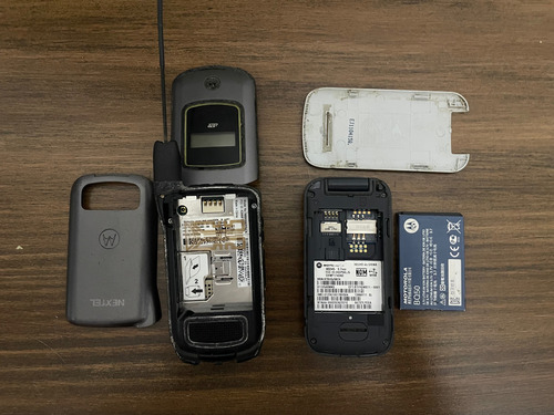 Motorola I570 Y Motorola Wx345 Para Reparar O Piezas Gris Oscuro (Usado)