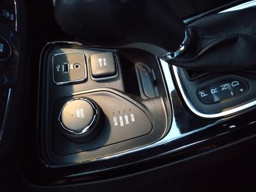 Imagen 6 de 9 de Jeep Compass 2018 2.4 Limited 170cv Atx
