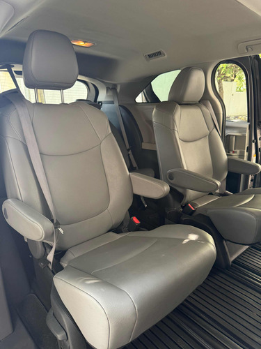 Sienna 2023. Modelo Xle (híbrida) Asientos Piel