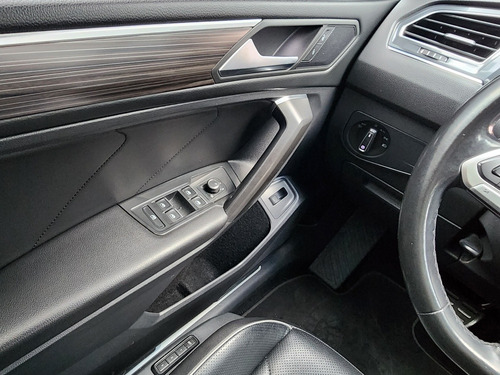 Volkswagen Tiguan 2.0 R-line
