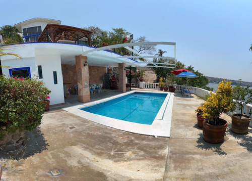 Casa A Orilla Del Lago De Tequesquitengo