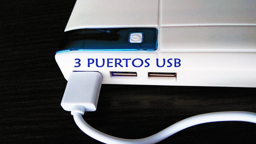 Imagen 2 de 6 de Power Bank Bateria Externa 20000mah 3 Puertos Usb + Linterna
